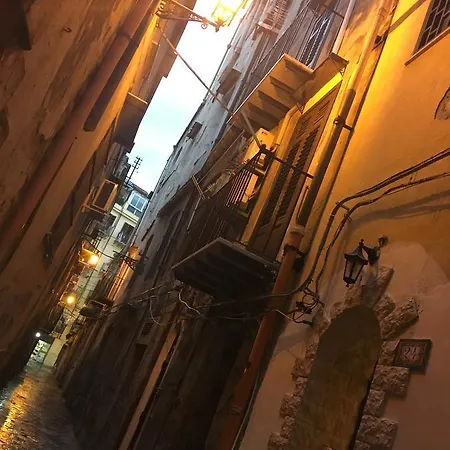 Alle Antiche Mura Del Vicolo Apartment *